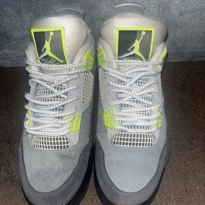 jordan 4 retro SE neon